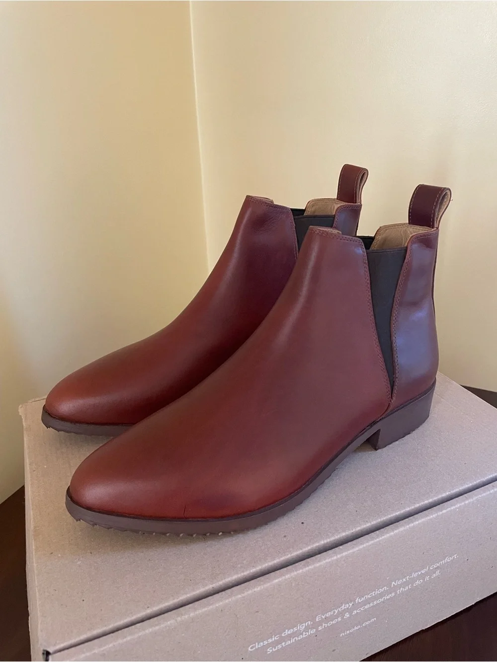 Nisolo Chelsea Ankle Boot in Burgundy